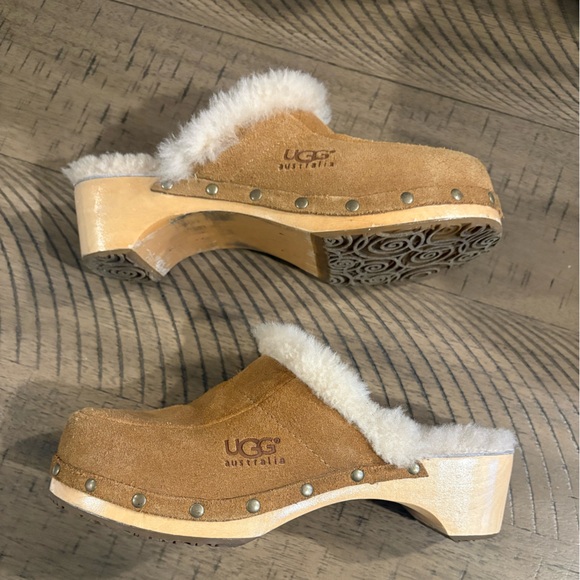 Ugg Australia Sherpa Lined Kalie Chestnut Suede Studded Clogs w/ Wooden Heel - Picture 5 of 10